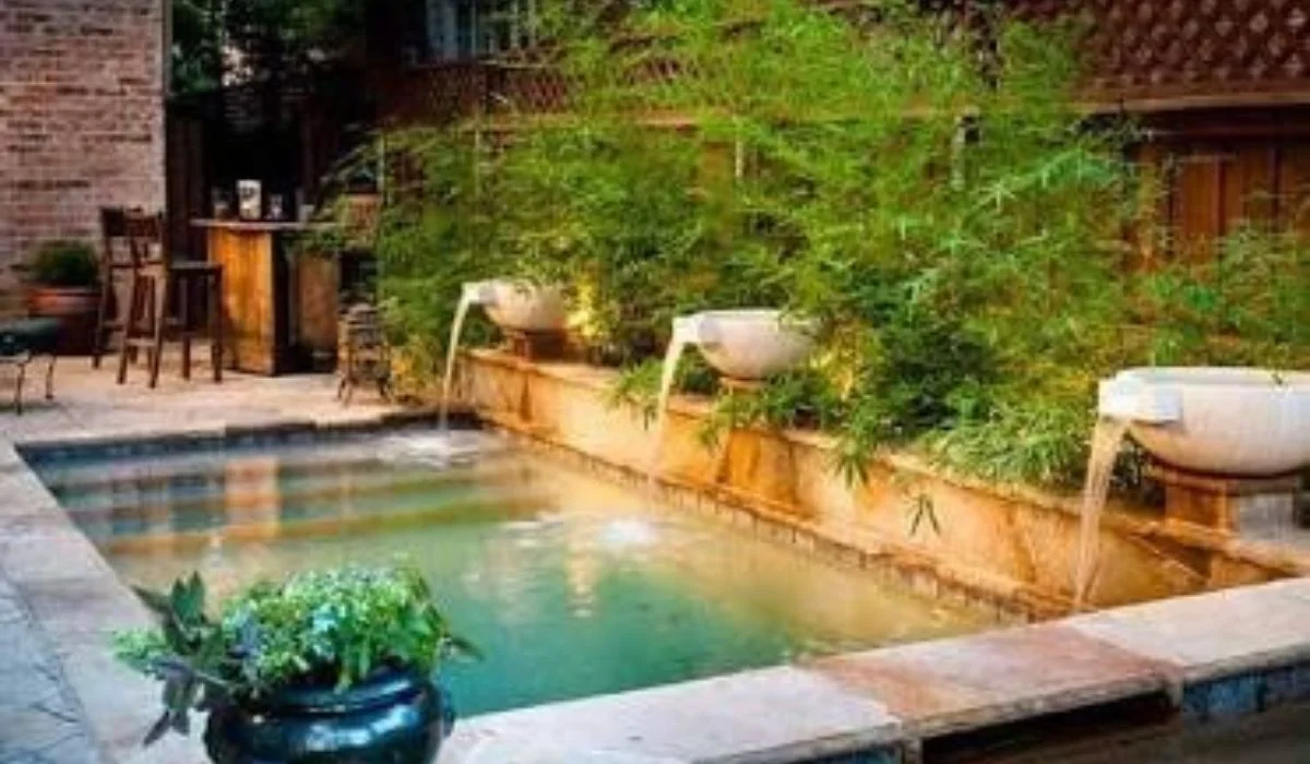 Cocktail Pool